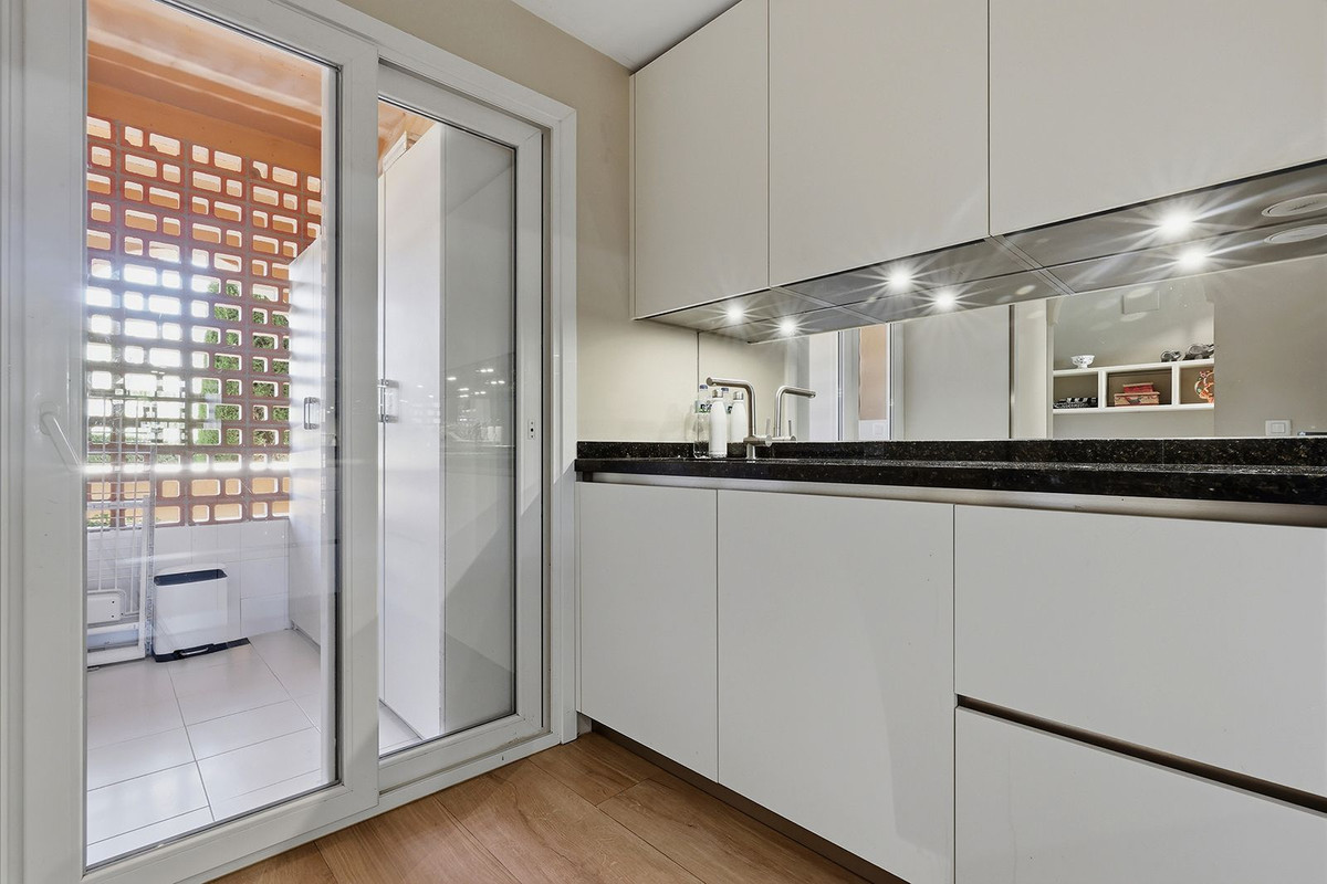 Appartement te koop in El Paraiso | 2 slaapkamers H5386717