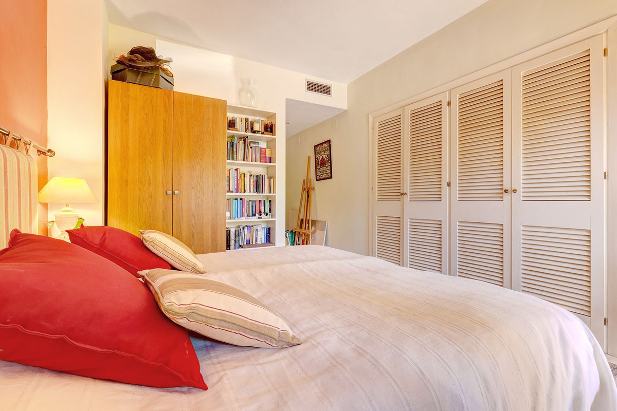 Appartement te koop in El Paraiso | 2 slaapkamers H5386717