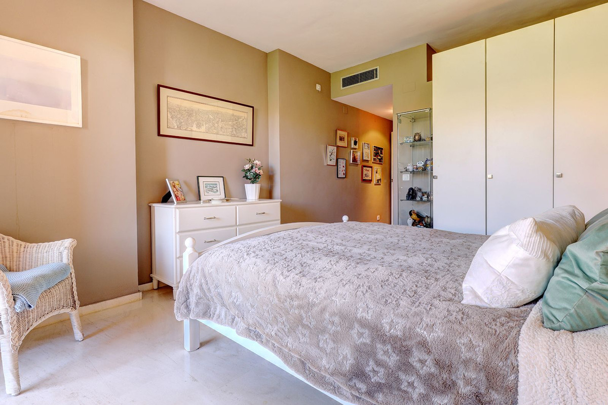 Appartement te koop in El Paraiso | 2 slaapkamers H5386717