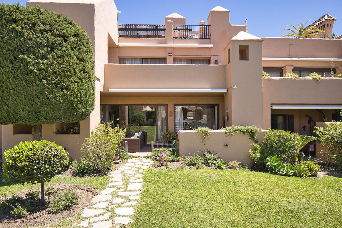 Appartement te koop in El Paraiso | 2 slaapkamers H5386717