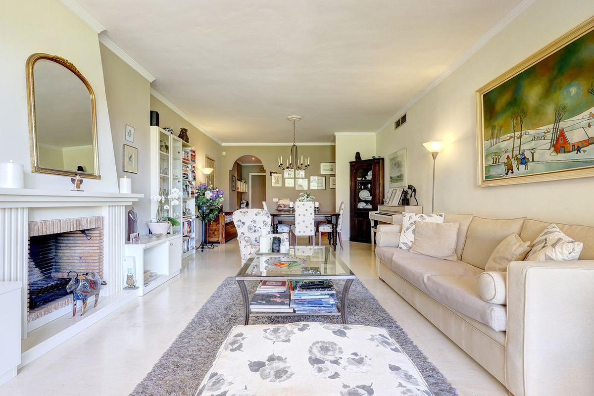 Appartement te koop in El Paraiso | 2 slaapkamers H5386717