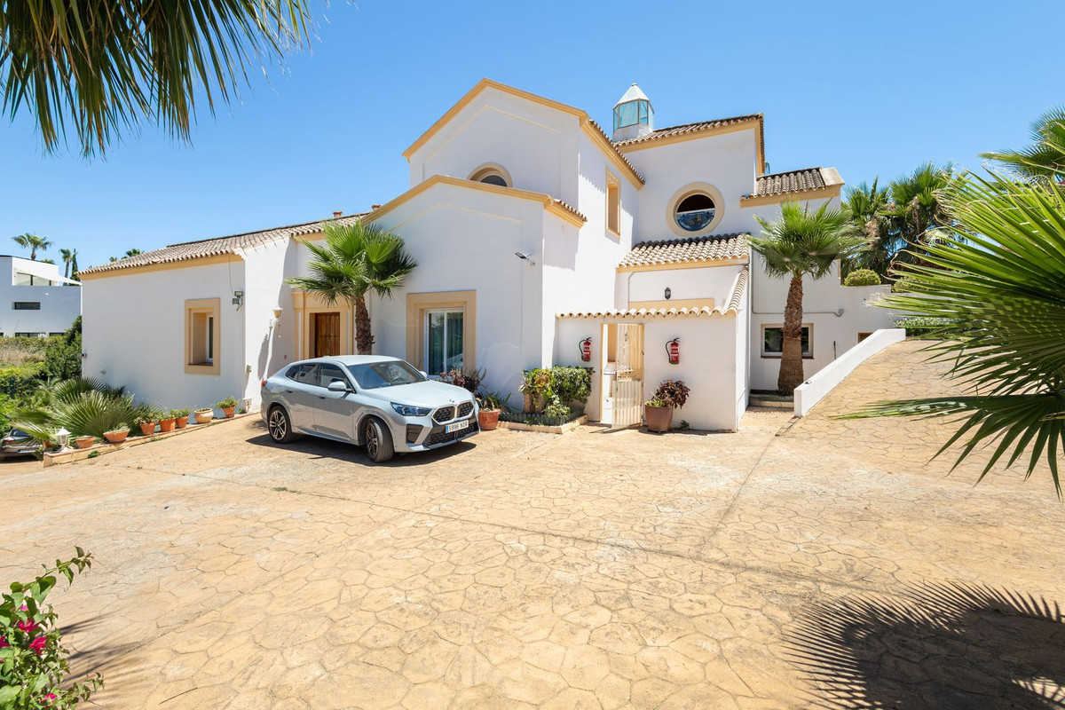Huis te koop in El Paraiso | 7 slaapkamers H5440399