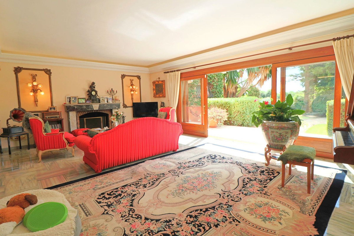 Huis te koop in El Paraiso | 6 slaapkamers H5482642