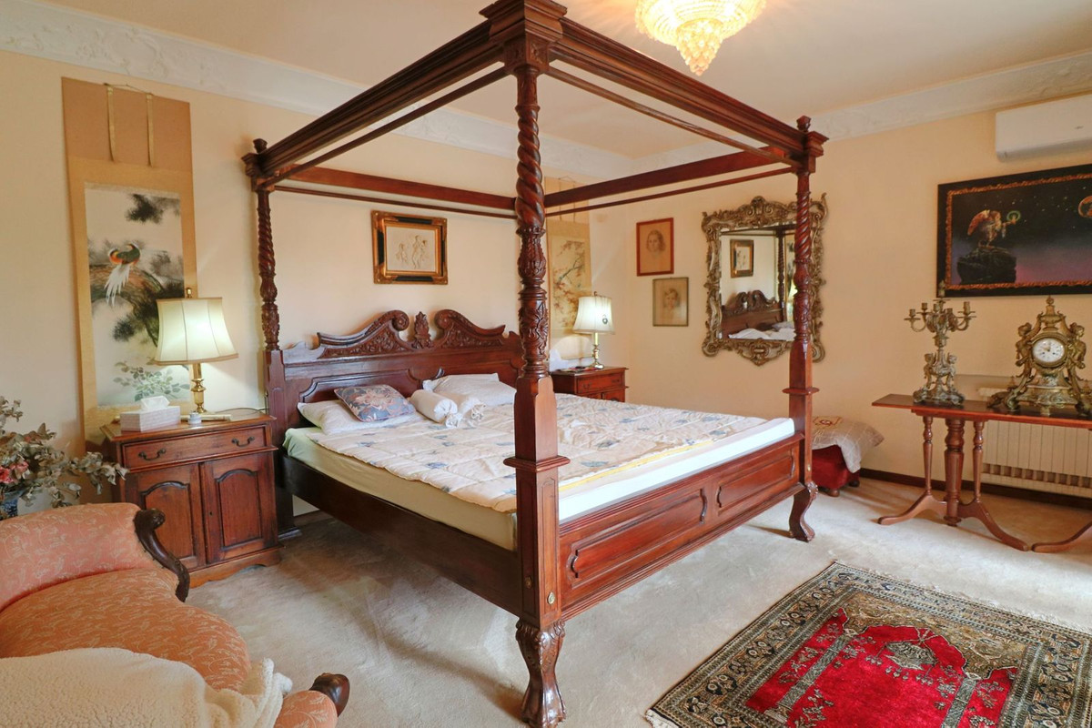 Huis te koop in El Paraiso | 6 slaapkamers H5482642