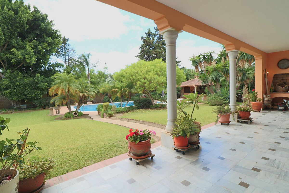 Huis te koop in El Paraiso | 6 slaapkamers H5482642