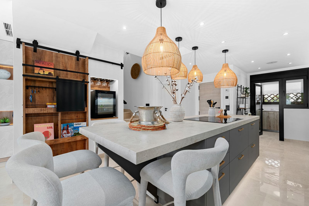 Huis te koop in El Paraiso | 3 slaapkamers H5483461