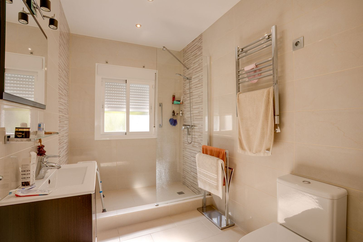 Huis te koop in El Paraiso | 3 slaapkamers H5486074