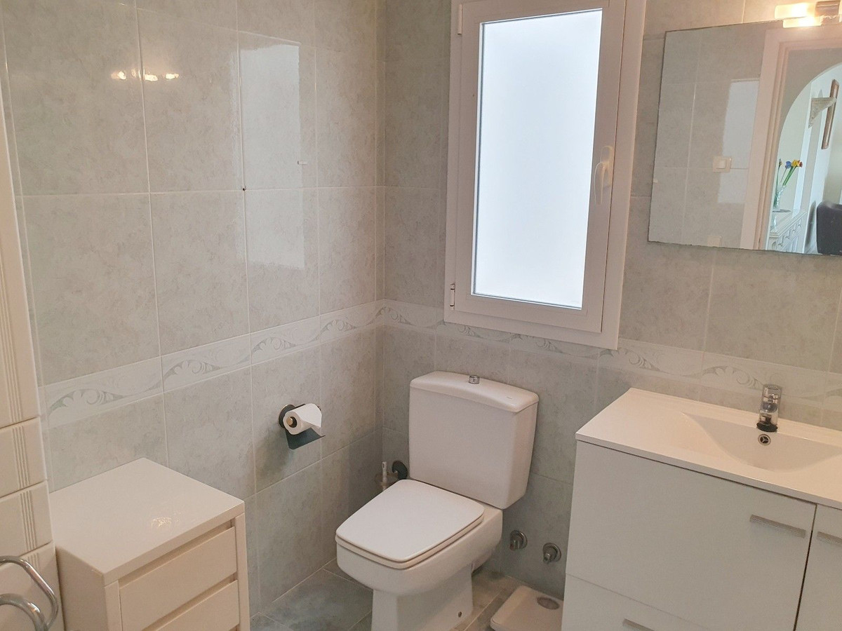 Huis te koop in El Paraiso | 2 slaapkamers H5490616