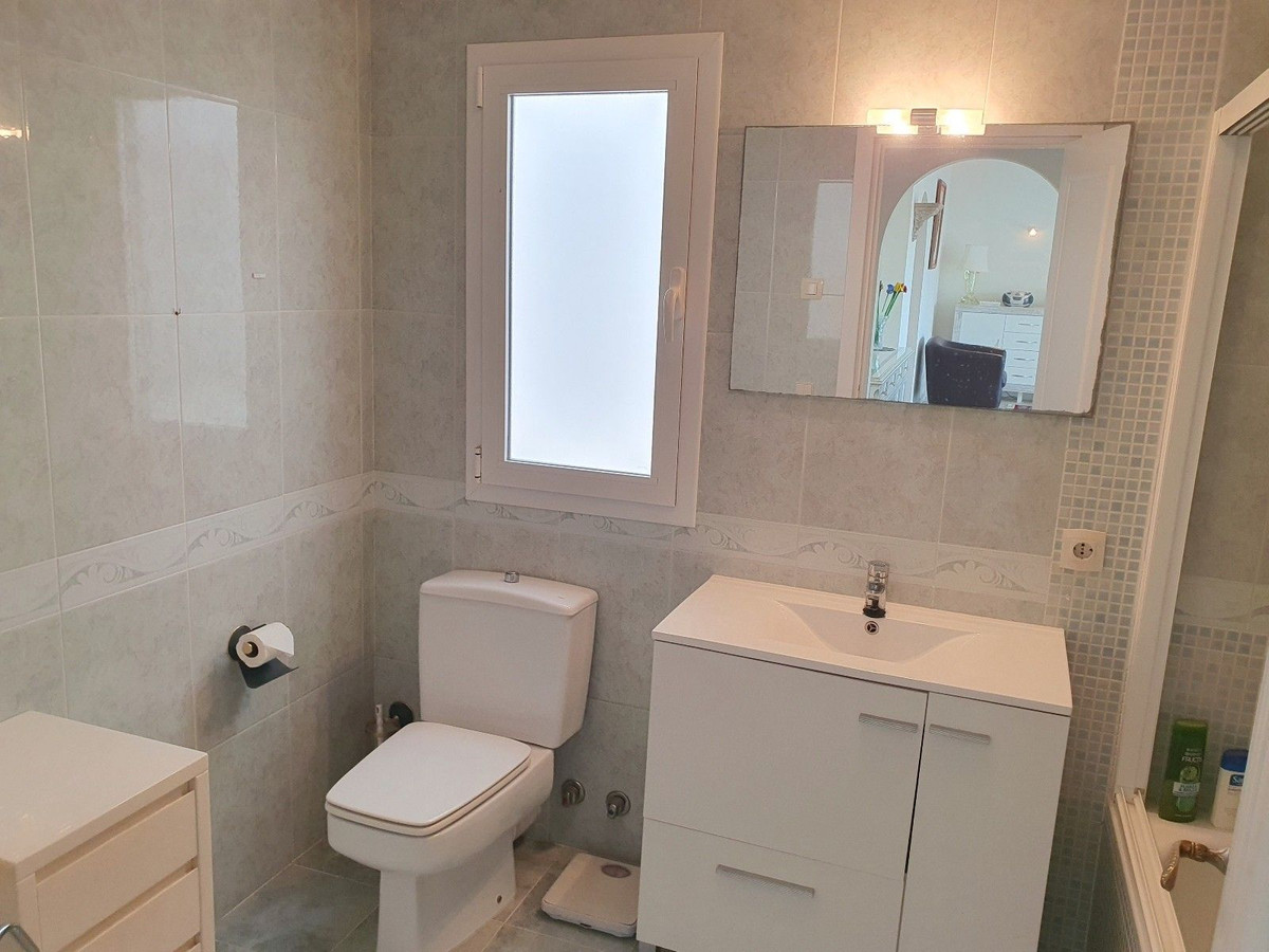 Huis te koop in El Paraiso | 2 slaapkamers H5490616