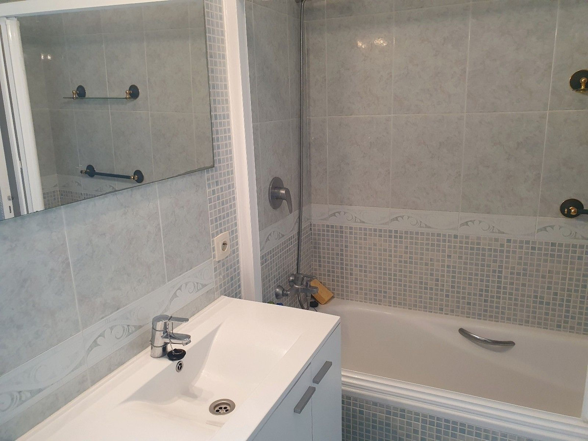 Huis te koop in El Paraiso | 2 slaapkamers H5490616