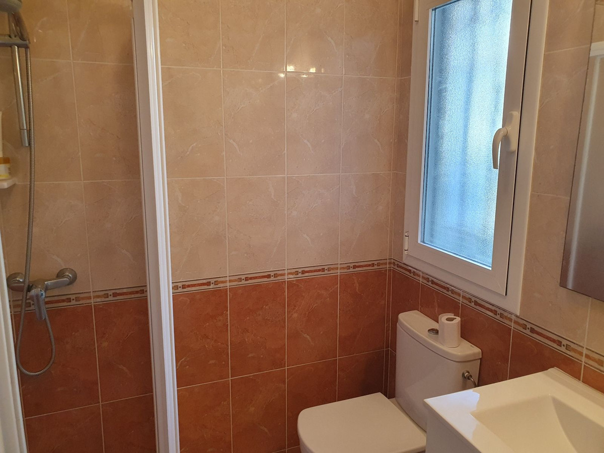 Huis te koop in El Paraiso | 2 slaapkamers H5490616