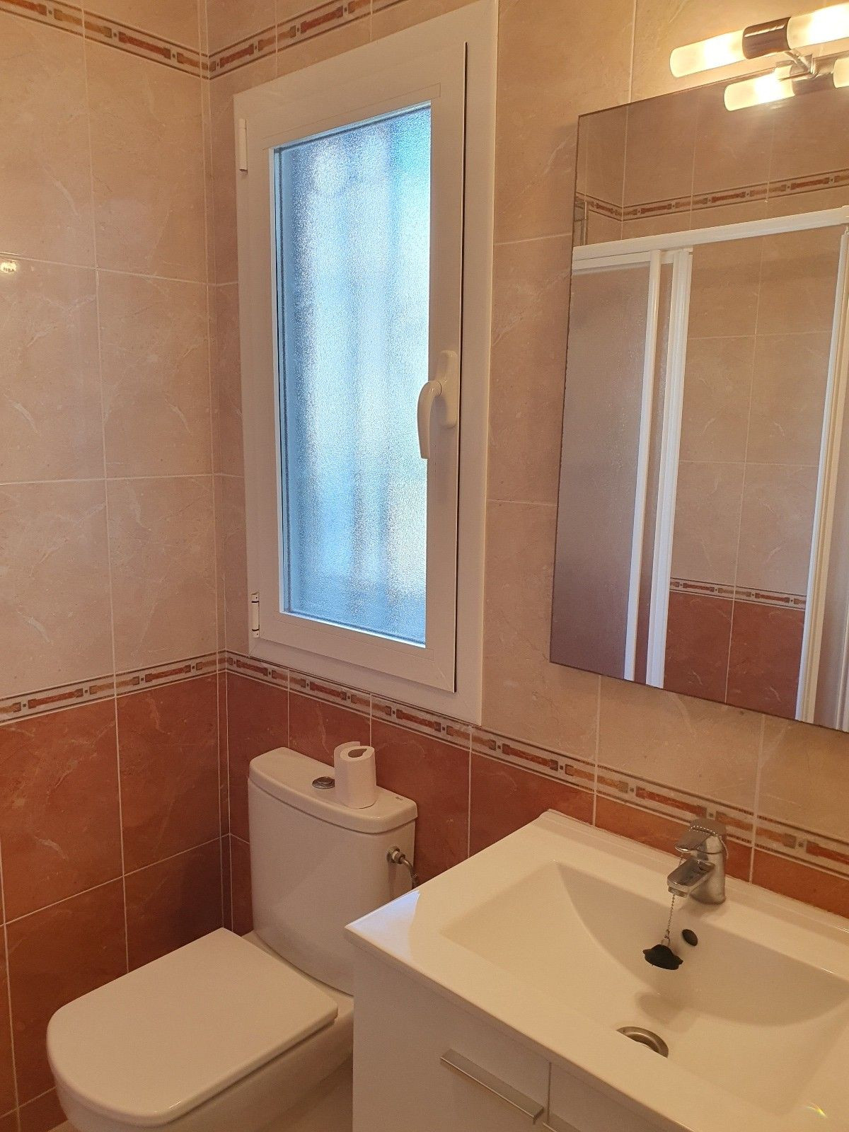 Huis te koop in El Paraiso | 2 slaapkamers H5490616