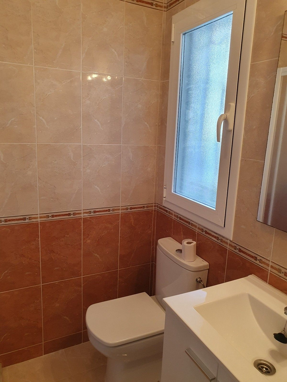 Huis te koop in El Paraiso | 2 slaapkamers H5490616