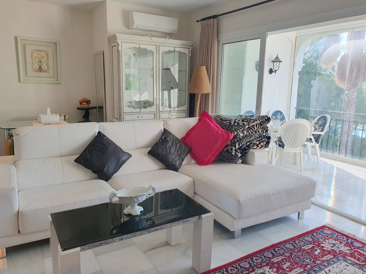 Huis te koop in El Paraiso | 2 slaapkamers H5490616