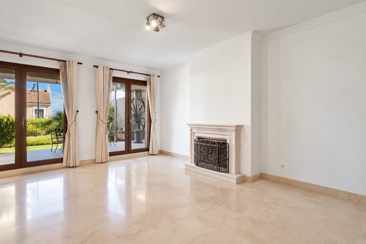 Huis te koop in El Paraiso | 3 slaapkamers H5495632