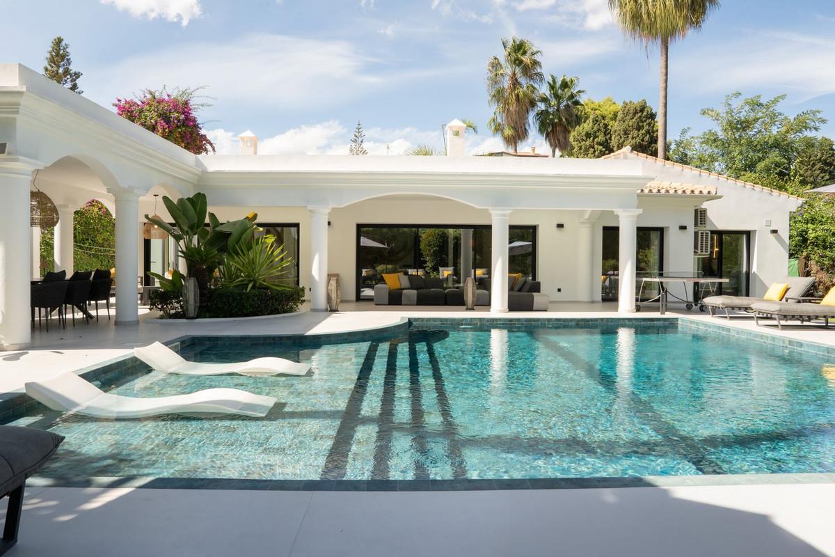Huis te koop in El Paraiso | 5 slaapkamers H5496214