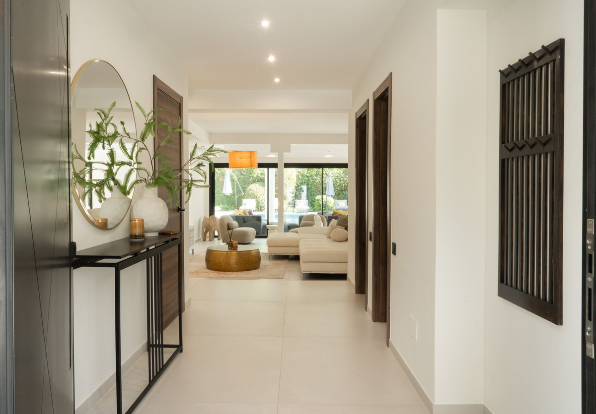 Huis te koop in El Paraiso | 5 slaapkamers H5496214