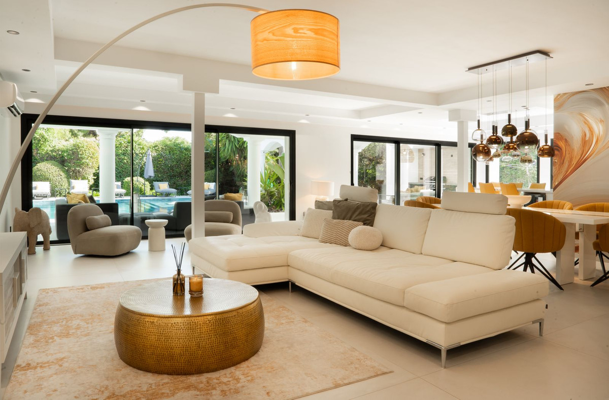 Huis te koop in El Paraiso | 5 slaapkamers H5496214