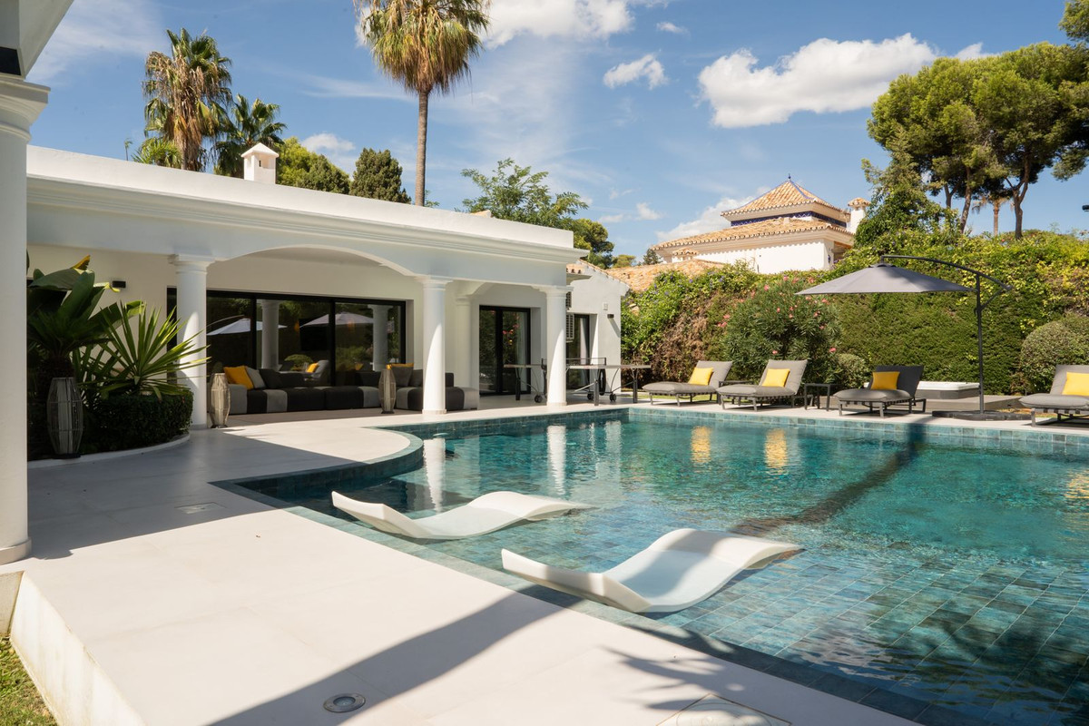 Huis te koop in El Paraiso | 5 slaapkamers H5496214
