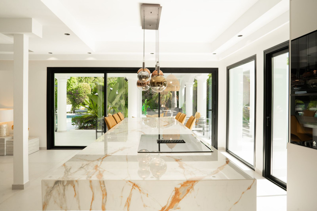 Huis te koop in El Paraiso | 5 slaapkamers H5496214