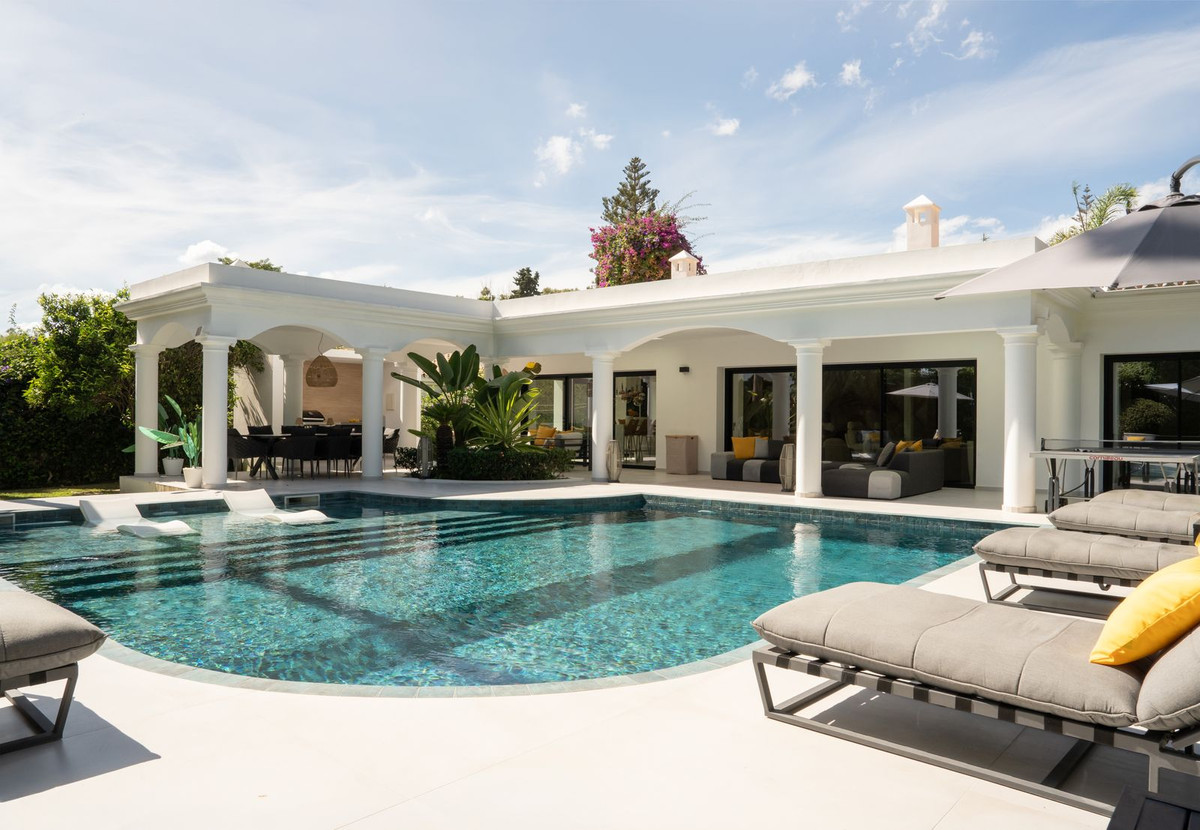 Huis te koop in El Paraiso | 5 slaapkamers H5496214