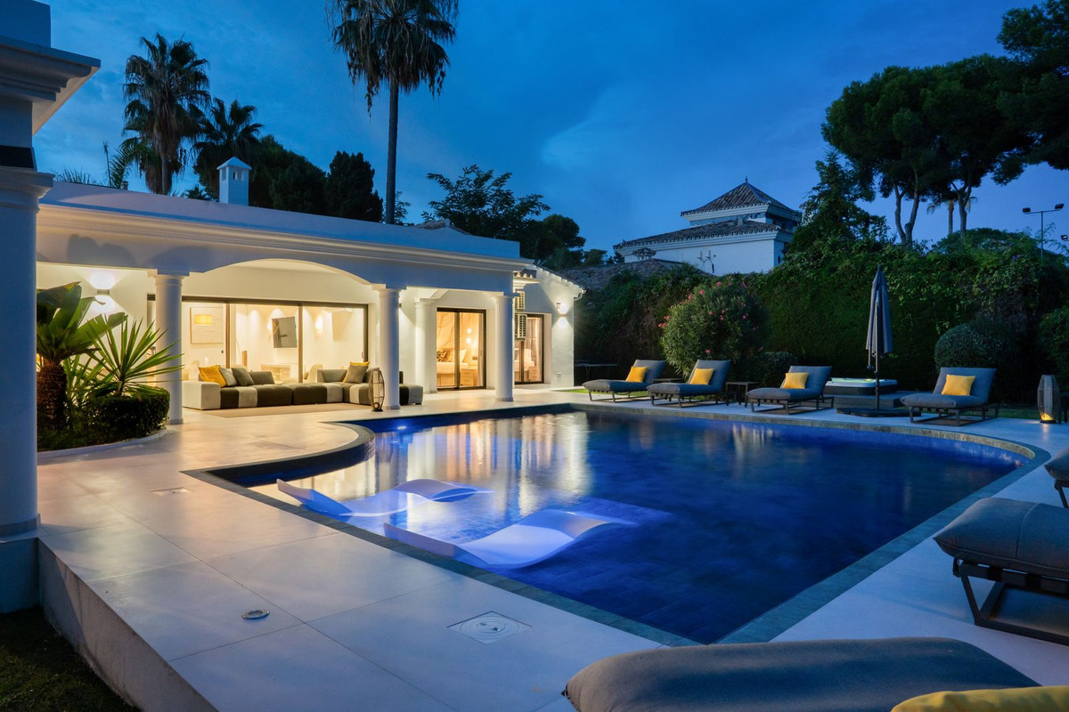 Huis te koop in El Paraiso | 5 slaapkamers H5496214