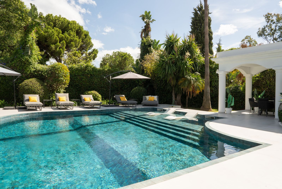 Huis te koop in El Paraiso | 5 slaapkamers H5496214