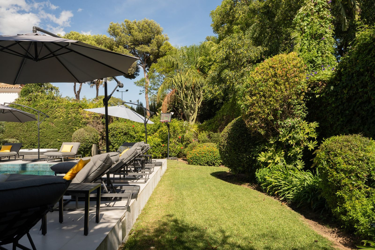 Huis te koop in El Paraiso | 5 slaapkamers H5496214
