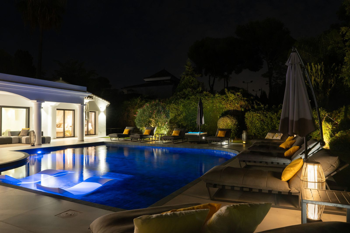 Huis te koop in El Paraiso | 5 slaapkamers H5496214