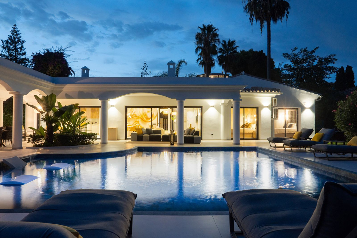 Huis te koop in El Paraiso | 5 slaapkamers H5496214