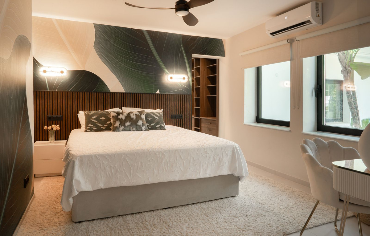 Huis te koop in El Paraiso | 5 slaapkamers H5496214