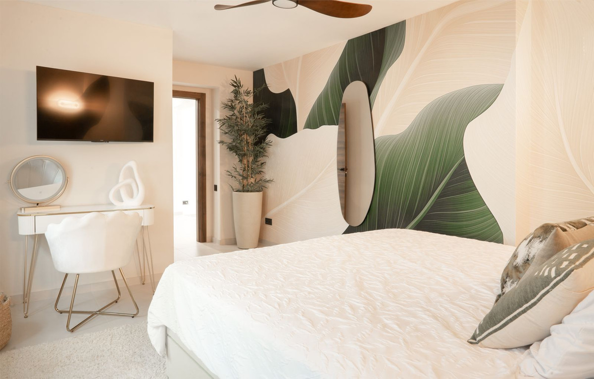 Huis te koop in El Paraiso | 5 slaapkamers H5496214