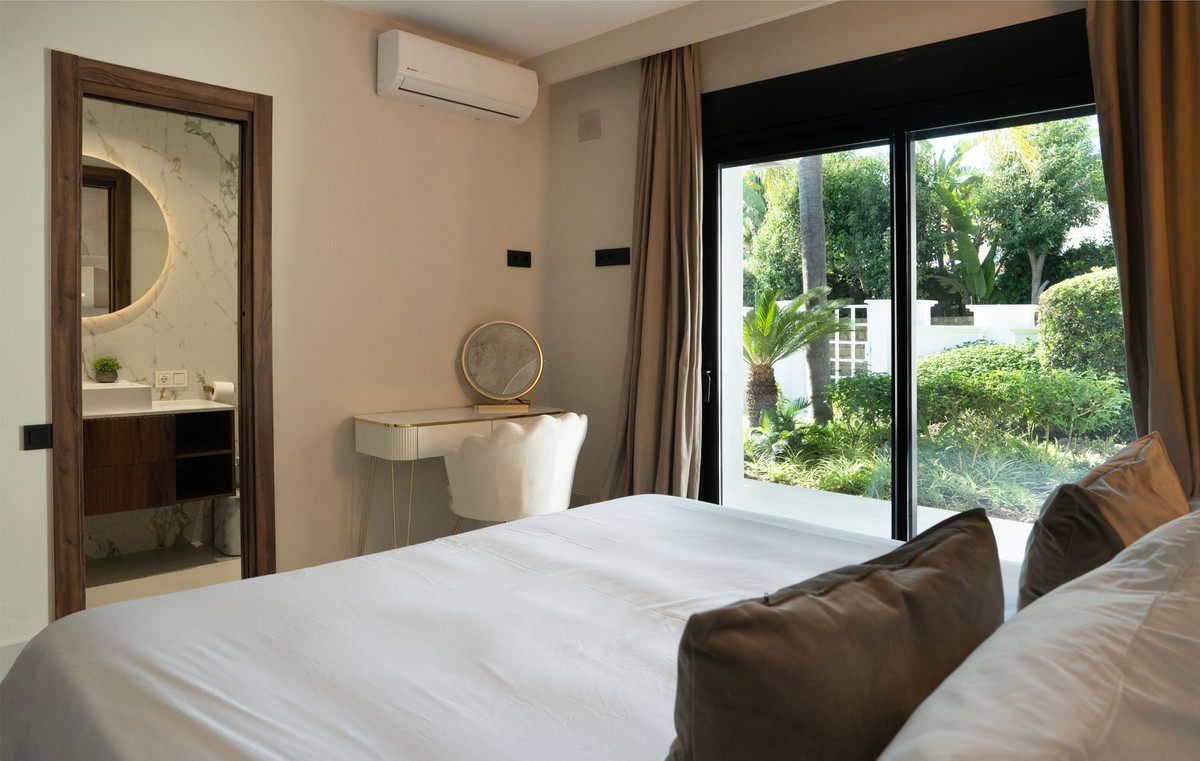 Huis te koop in El Paraiso | 5 slaapkamers H5496214