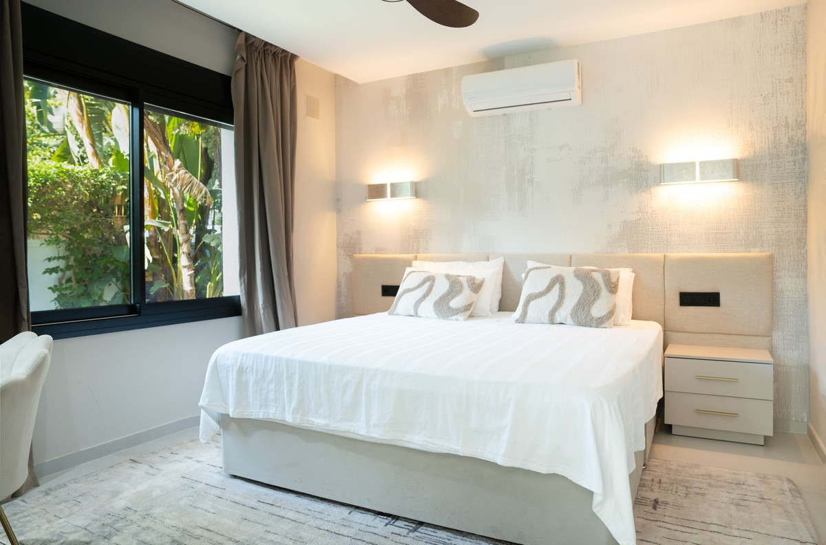 Huis te koop in El Paraiso | 5 slaapkamers H5496214