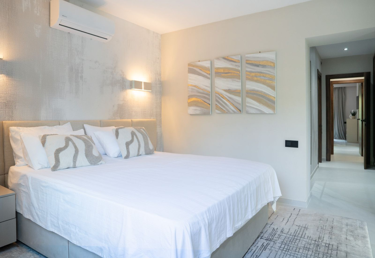 Huis te koop in El Paraiso | 5 slaapkamers H5496214