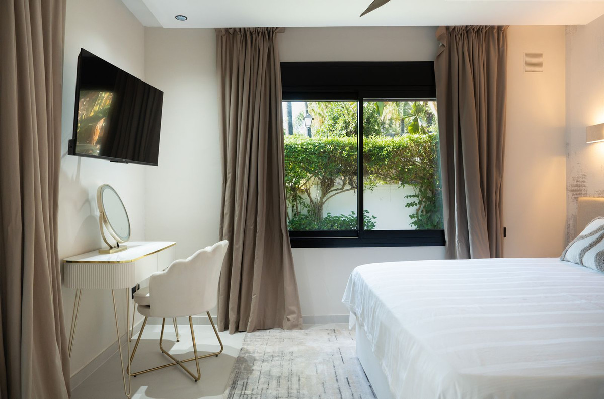 Huis te koop in El Paraiso | 5 slaapkamers H5496214