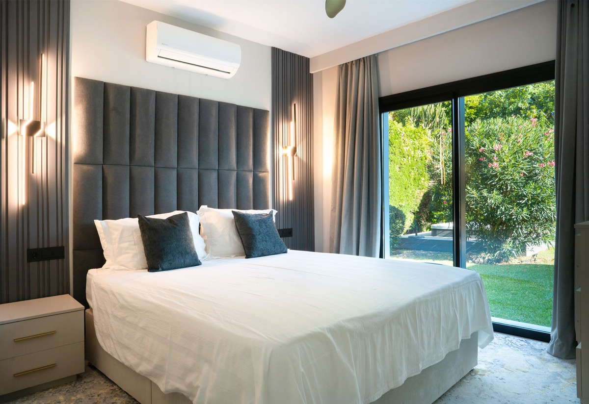 Huis te koop in El Paraiso | 5 slaapkamers H5496214