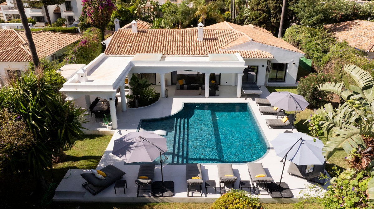 Huis te koop in El Paraiso | 5 slaapkamers H5496214
