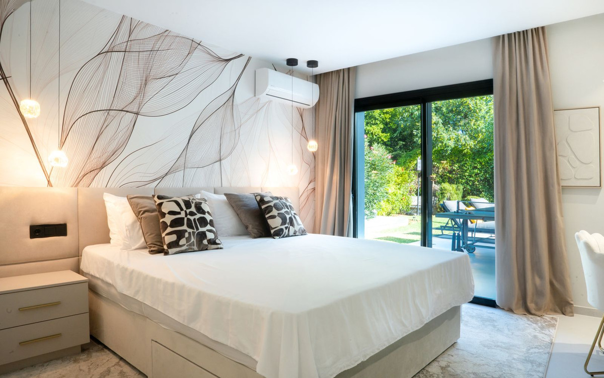 Huis te koop in El Paraiso | 5 slaapkamers H5496214