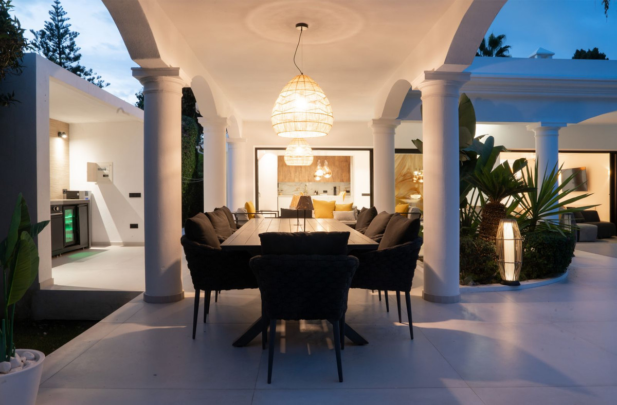 Huis te koop in El Paraiso | 5 slaapkamers H5496214