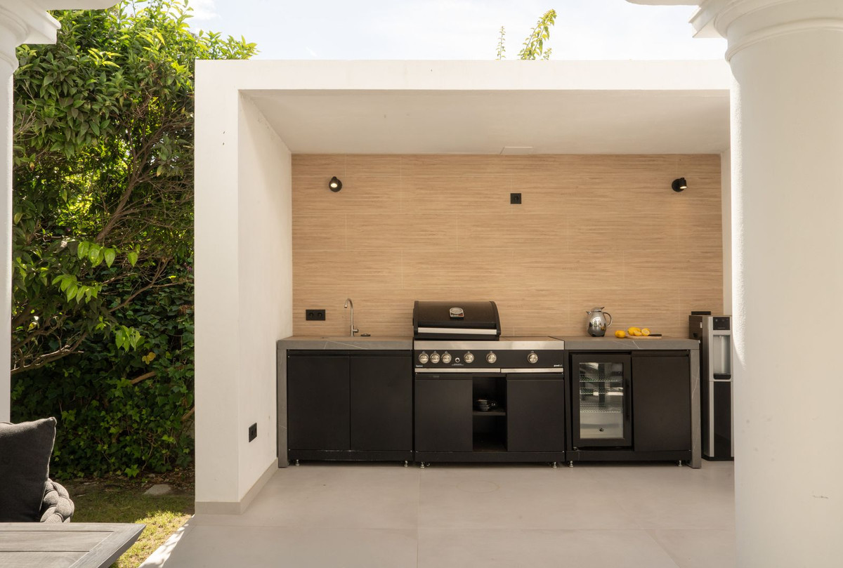 Huis te koop in El Paraiso | 5 slaapkamers H5496214