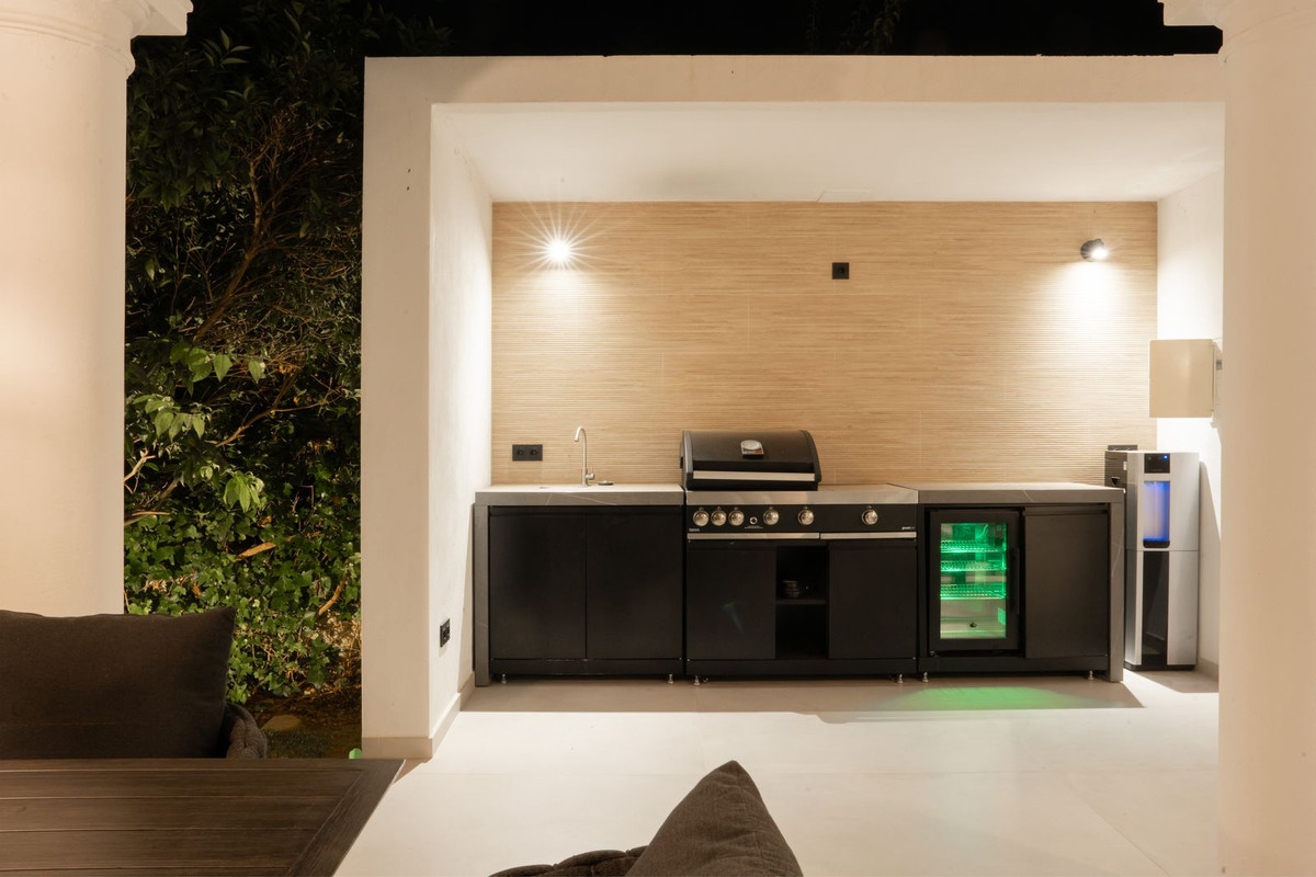 Huis te koop in El Paraiso | 5 slaapkamers H5496214
