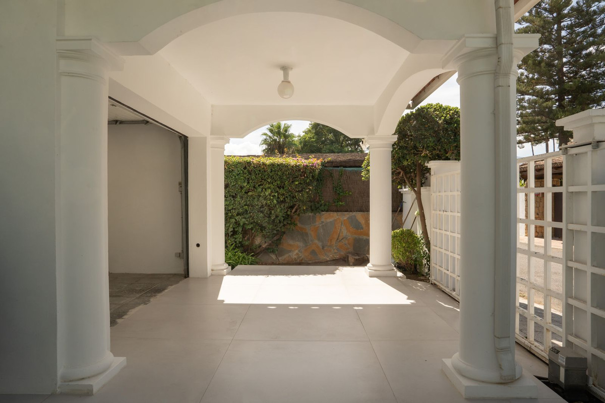 Huis te koop in El Paraiso | 5 slaapkamers H5496214