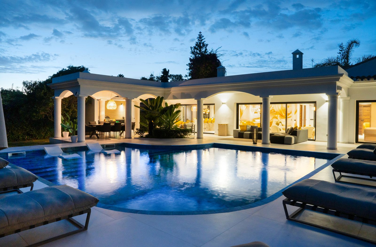Huis te koop in El Paraiso | 5 slaapkamers H5496214