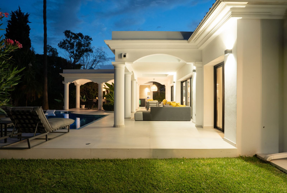 Huis te koop in El Paraiso | 5 slaapkamers H5496214