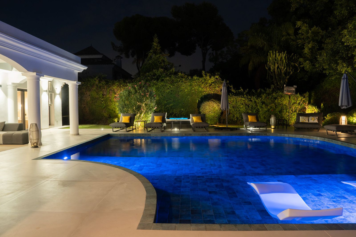 Huis te koop in El Paraiso | 5 slaapkamers H5496214
