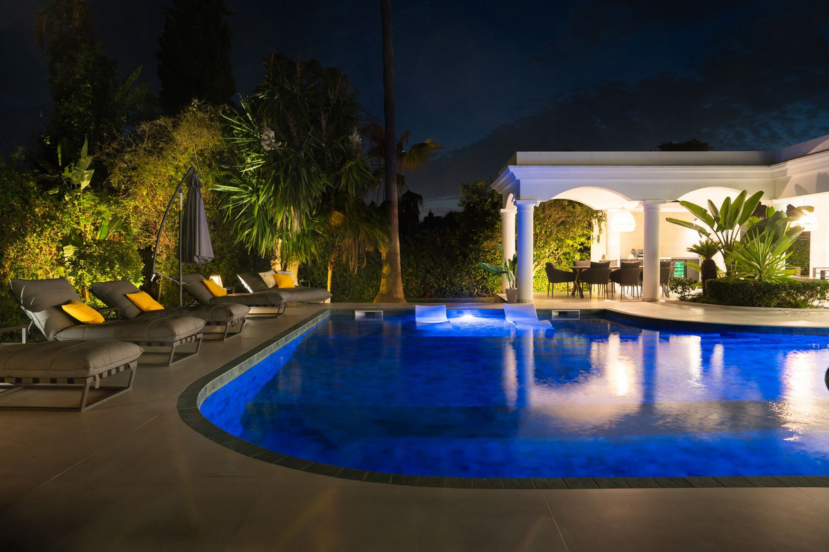 Huis te koop in El Paraiso | 5 slaapkamers H5496214