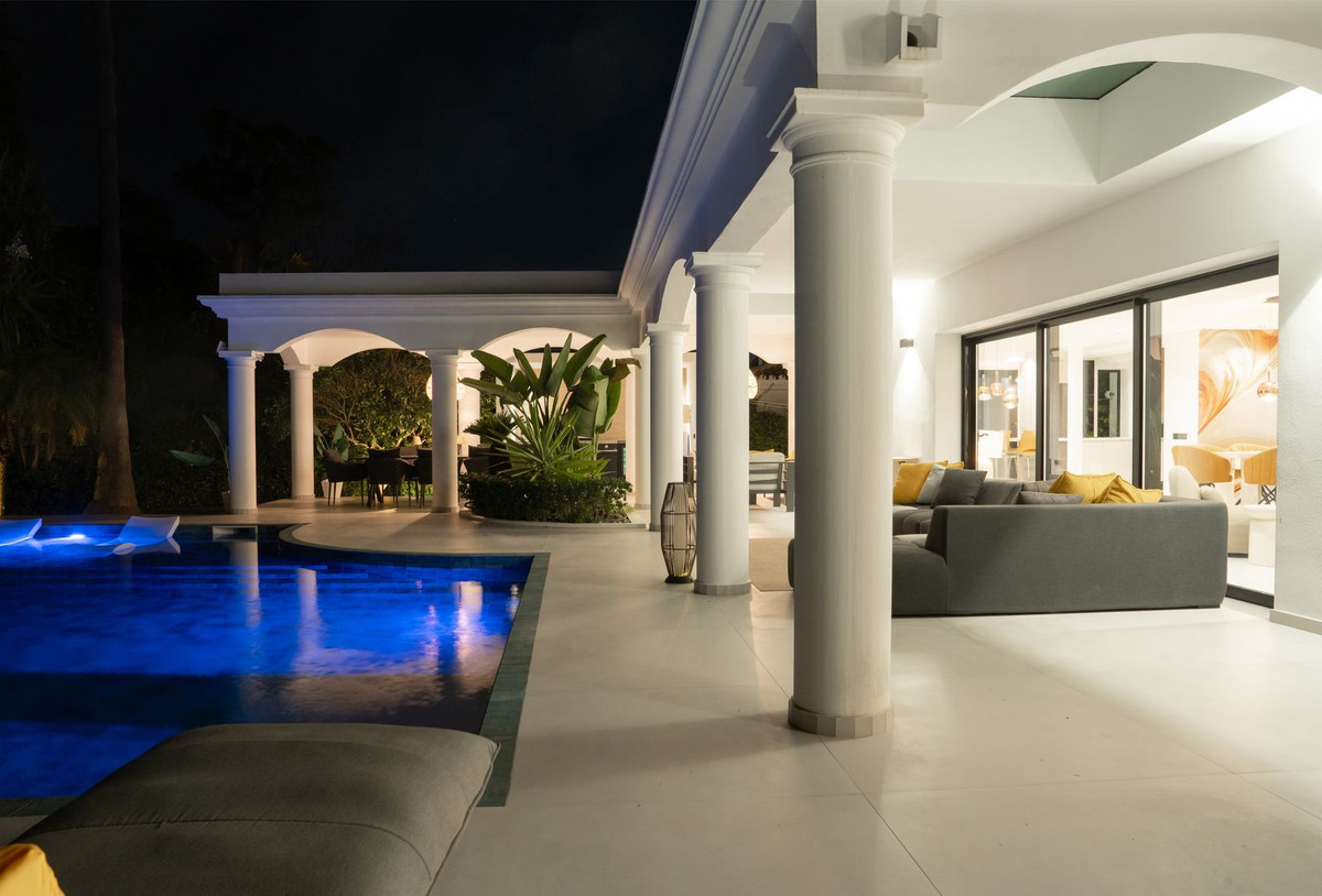 Huis te koop in El Paraiso | 5 slaapkamers H5496214