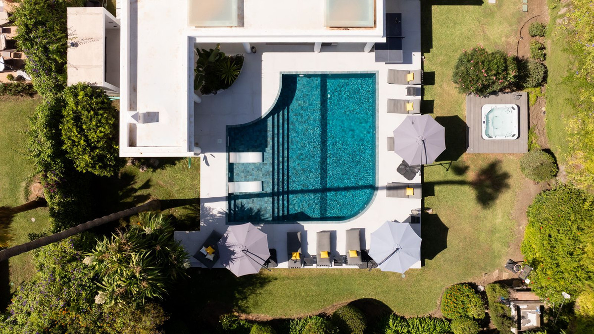 Huis te koop in El Paraiso | 5 slaapkamers H5496214
