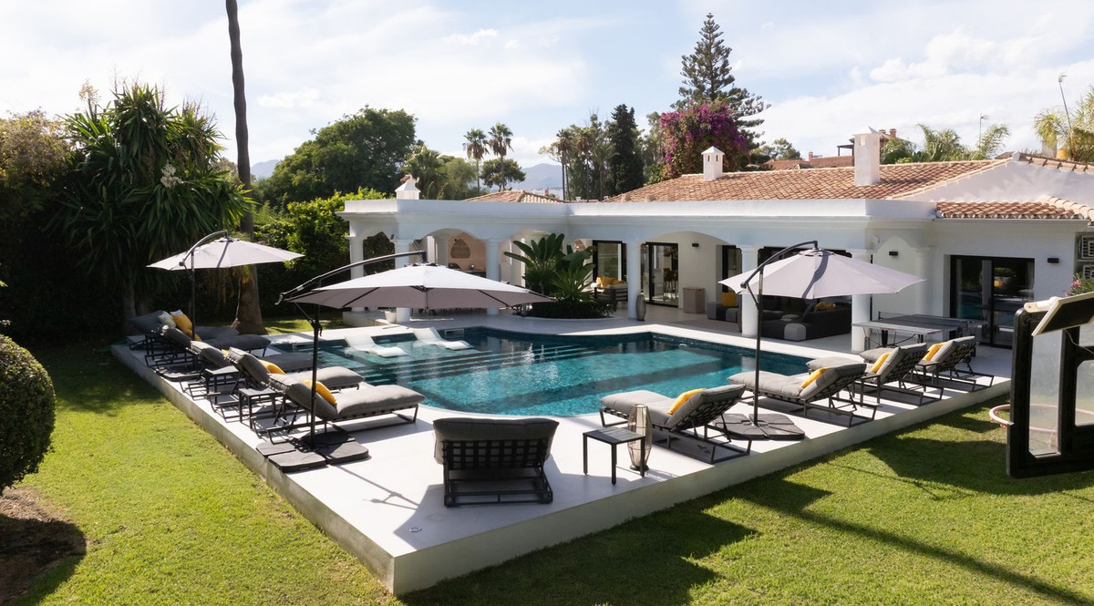 Huis te koop in El Paraiso | 5 slaapkamers H5496214
